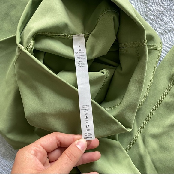 Lululemon Wunder Under 28" Leggings - Picture 4 of 4